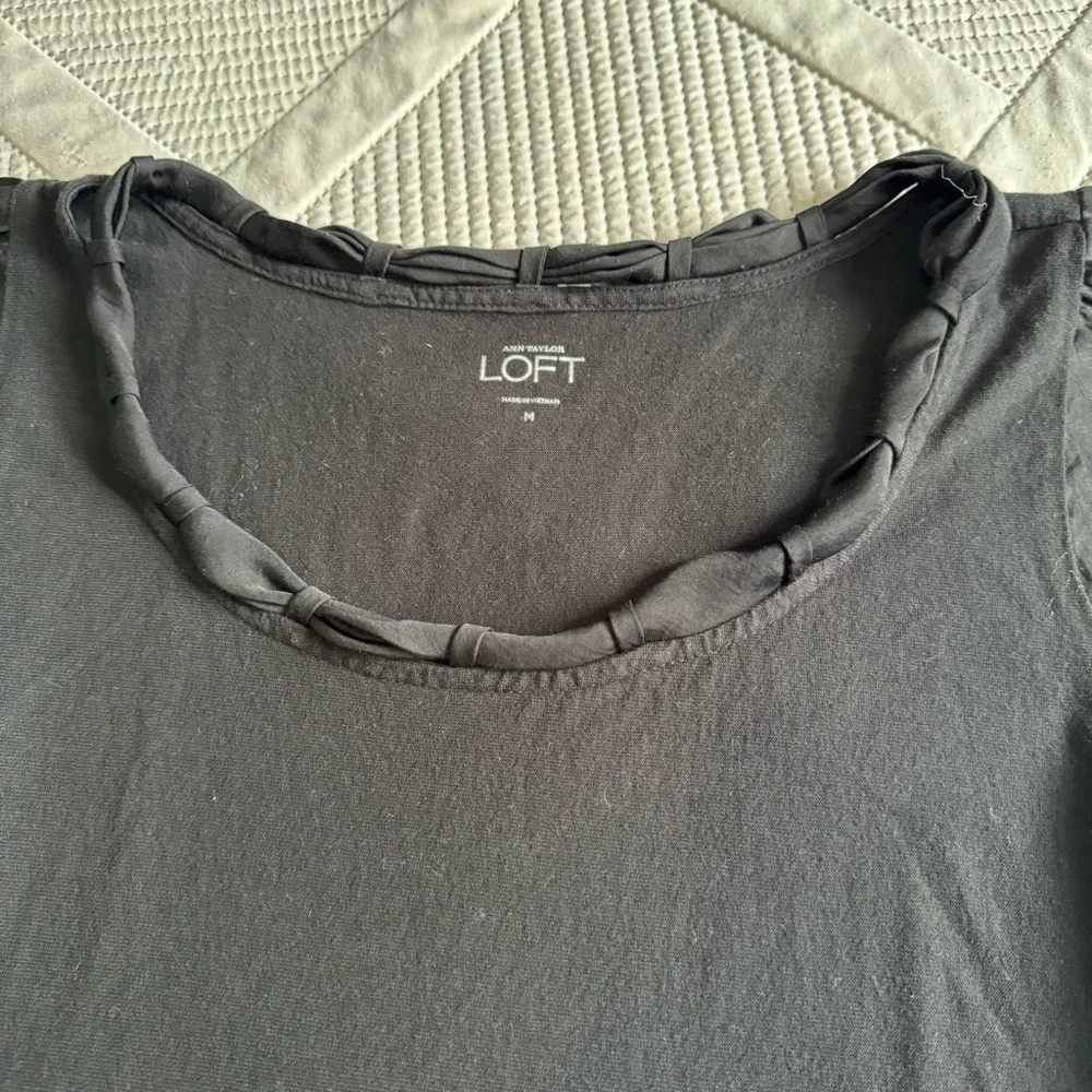 LOFT Black Flutter Sleeve Tee w silk trim at neck and sleeves Sz M - Picture 3 of 5